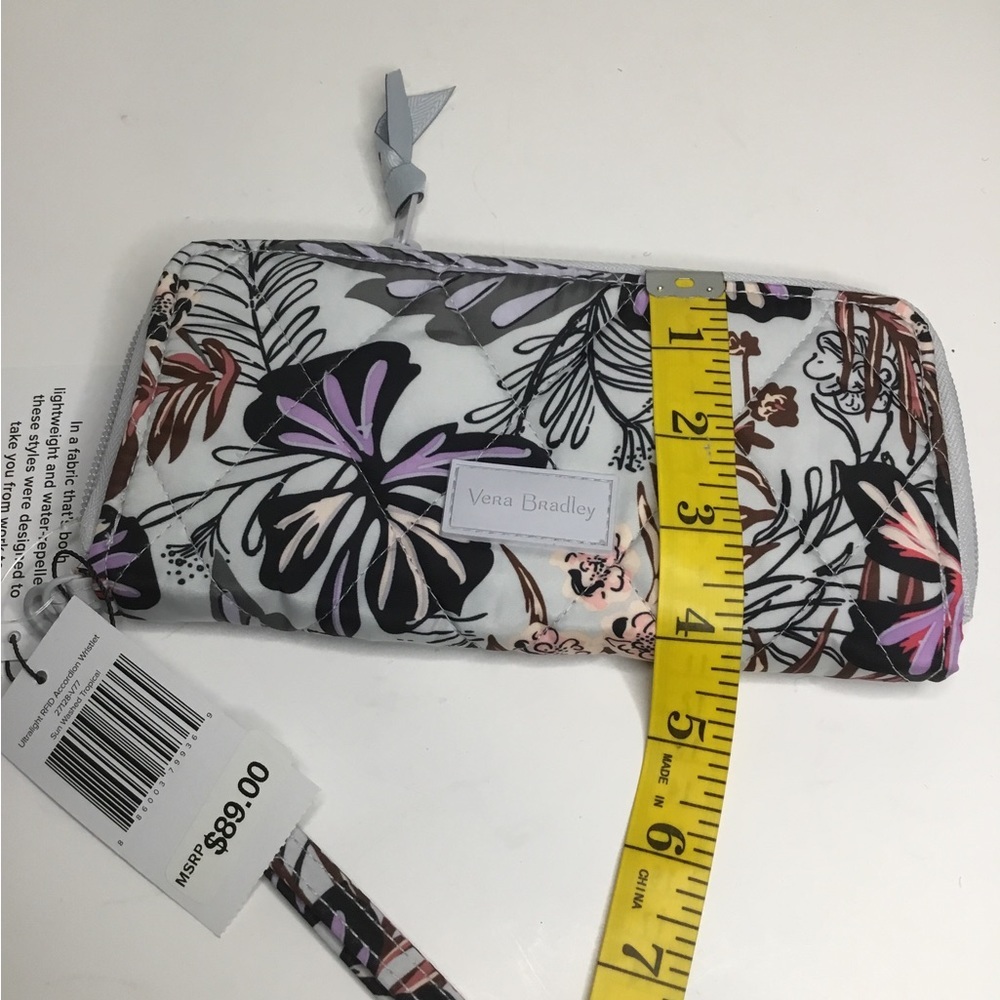 Vera Bradley RFID Accordion Wristlet - Picture 4 of 10